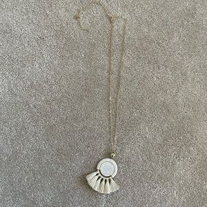 Elegant Gold and White Pendant Necklace